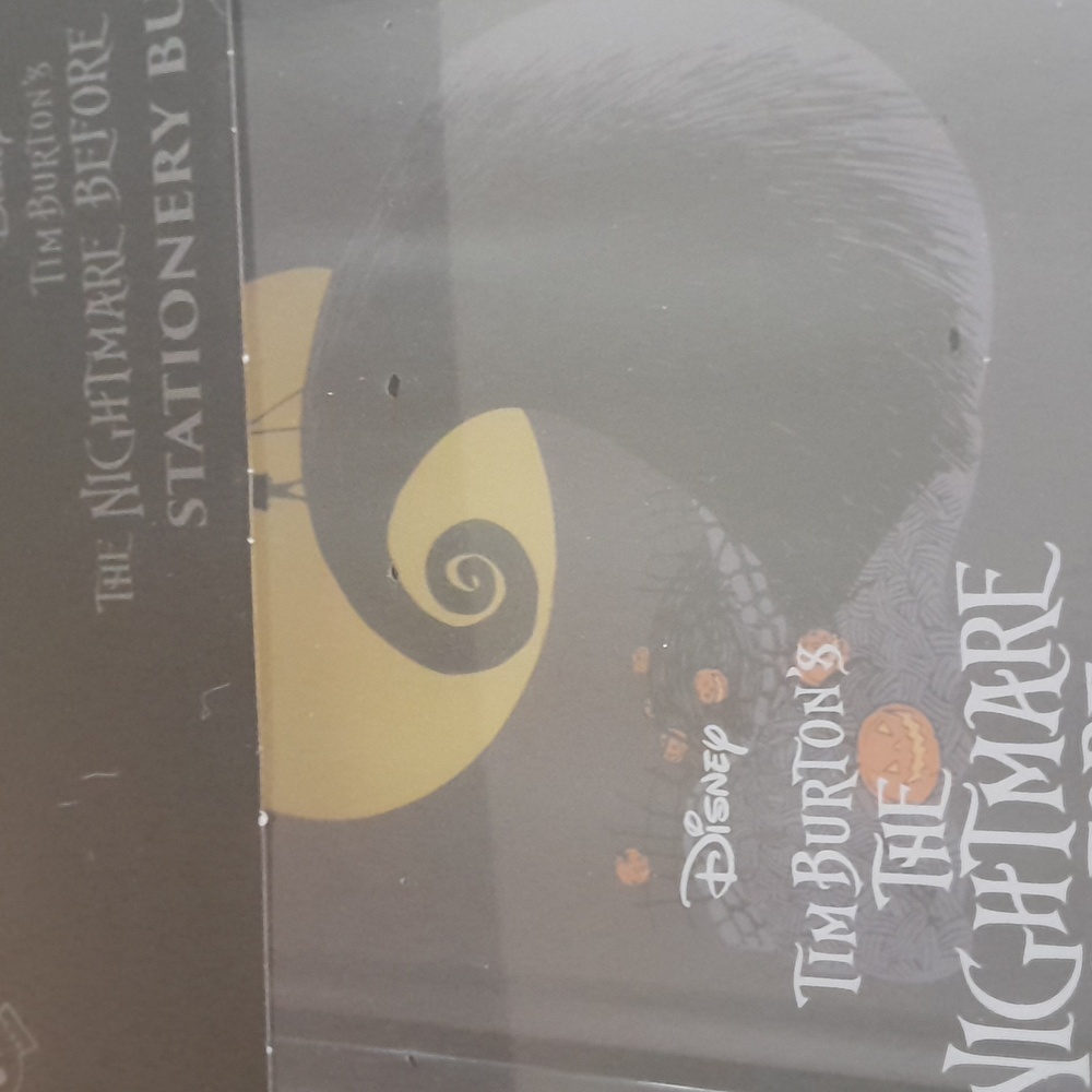 Disney Nightmare Before Christmas Black and White Stationery Set - Picture 3 of 6